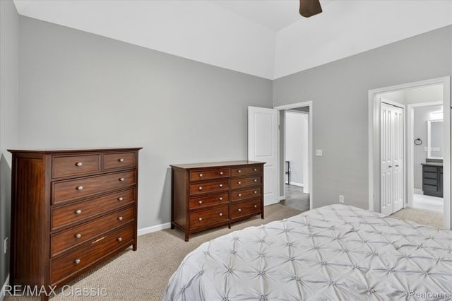 2298 Calibouge 32, Commerce Charter Township, MI 48382