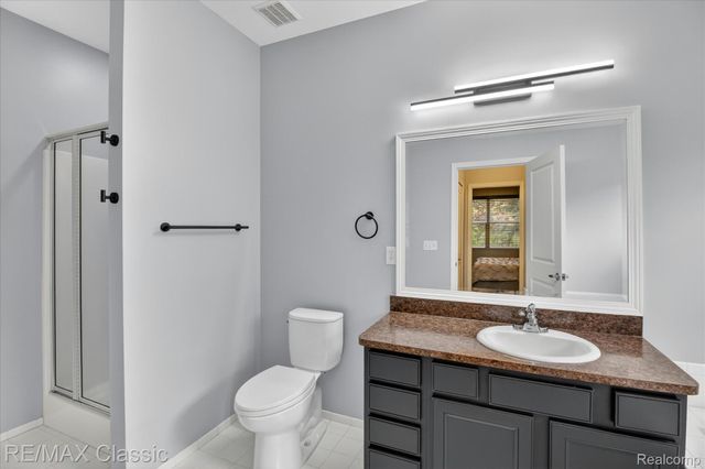 2298 Calibouge 32, Commerce Charter Township, MI 48382