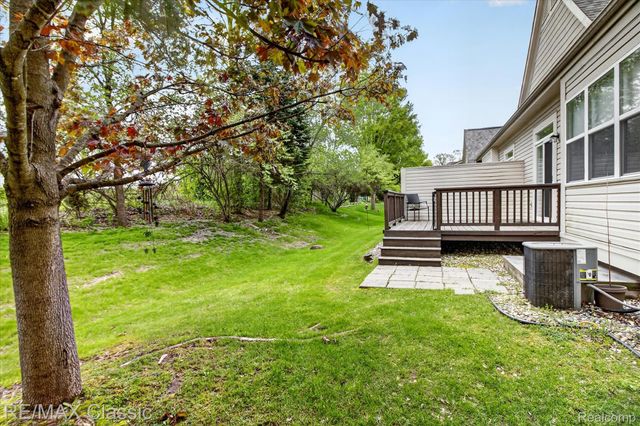 2298 Calibouge 32, Commerce Charter Township, MI 48382