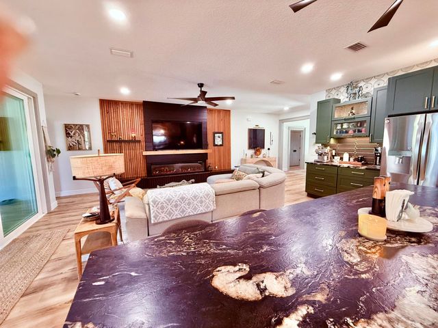 146 Maple Tree Ln, Elkton, FL 32033