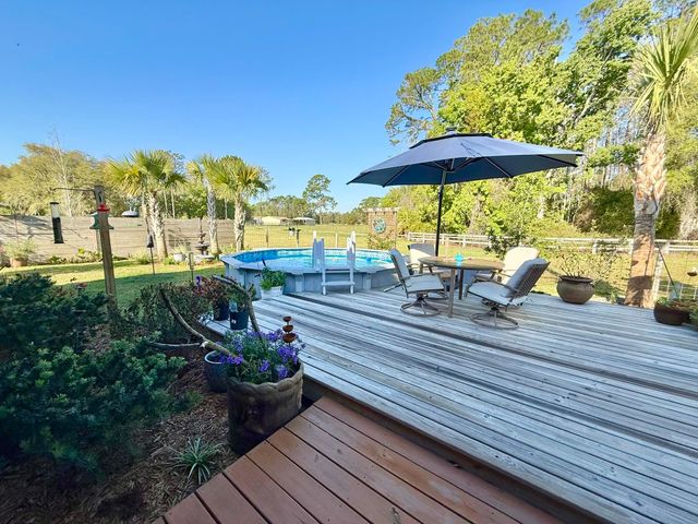 146 Maple Tree Ln, Elkton, FL 32033