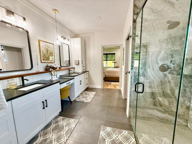 146 Maple Tree Ln, Elkton, FL 32033