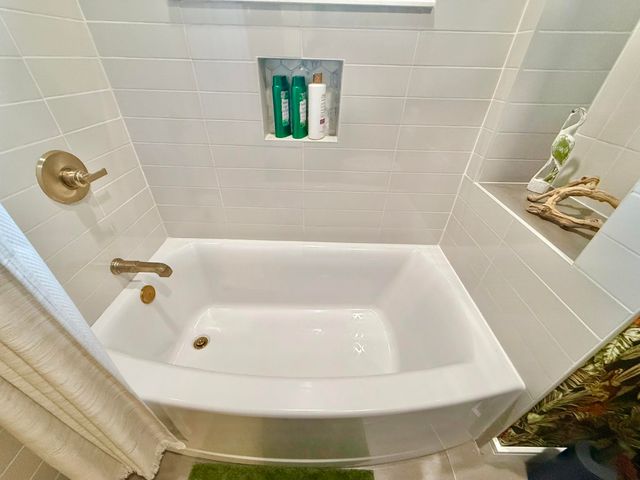 146 Maple Tree Ln, Elkton, FL 32033