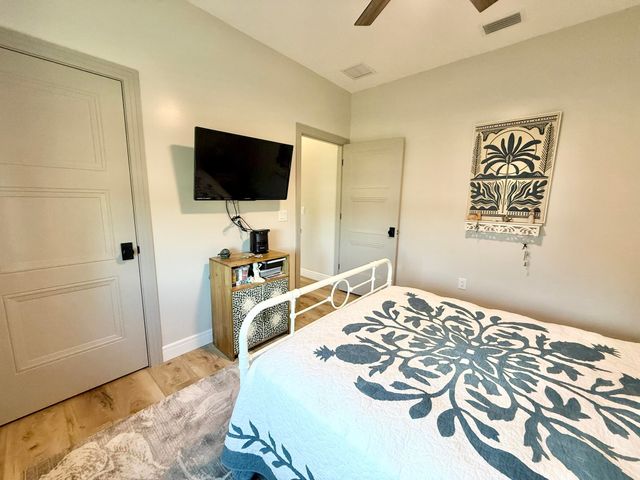 146 Maple Tree Ln, Elkton, FL 32033