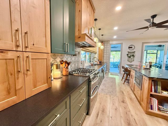 146 Maple Tree Ln, Elkton, FL 32033