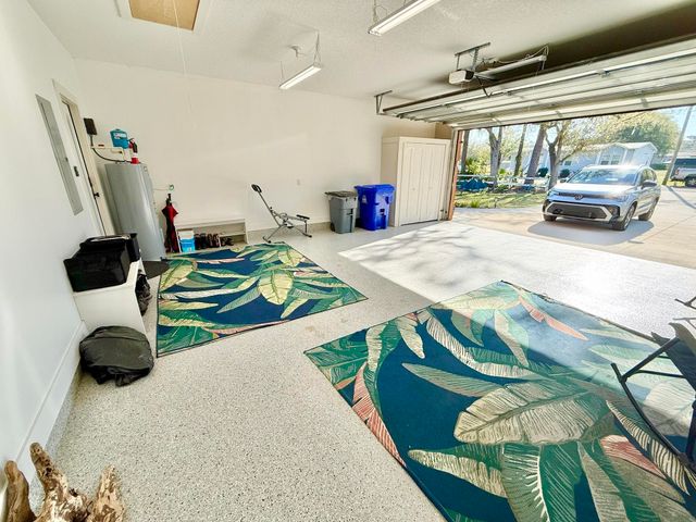 146 Maple Tree Ln, Elkton, FL 32033