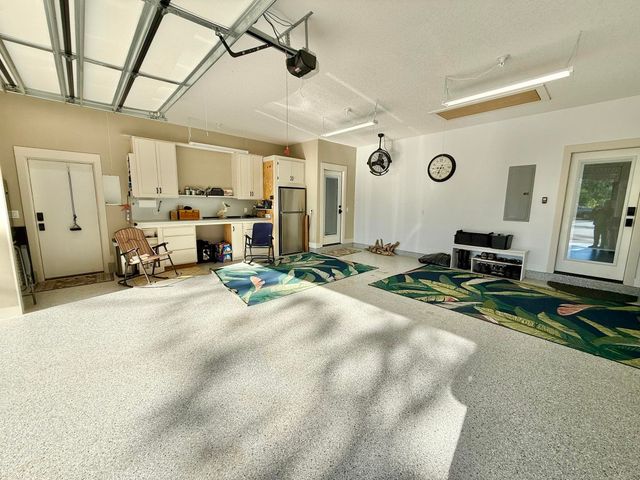 146 Maple Tree Ln, Elkton, FL 32033