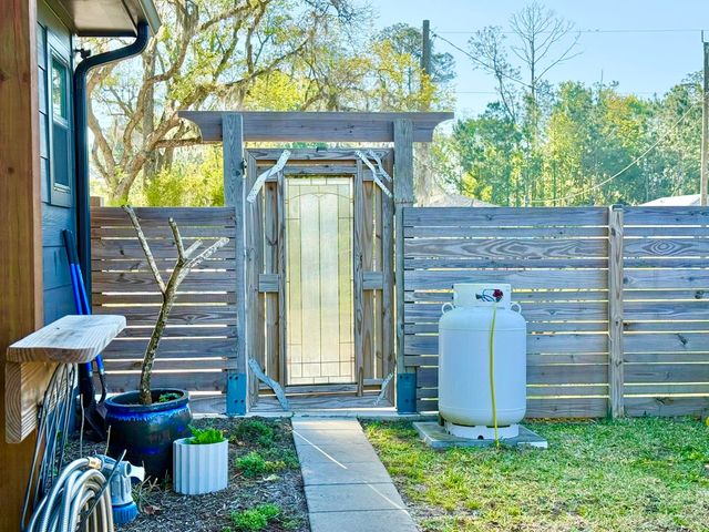 146 Maple Tree Ln, Elkton, FL 32033