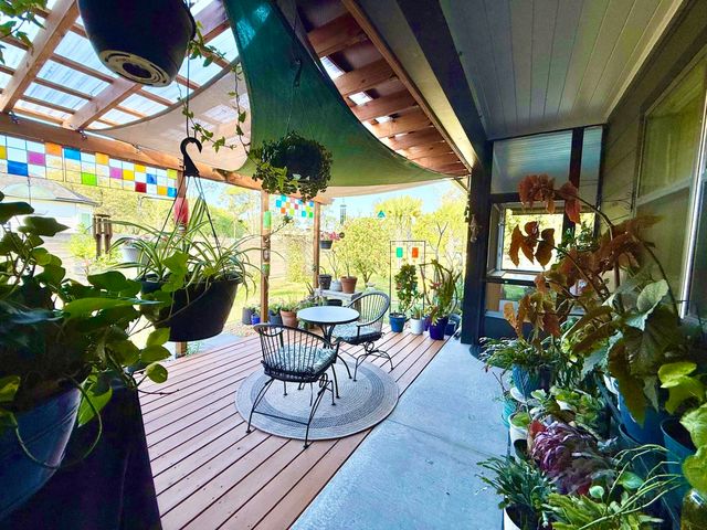 146 Maple Tree Ln, Elkton, FL 32033