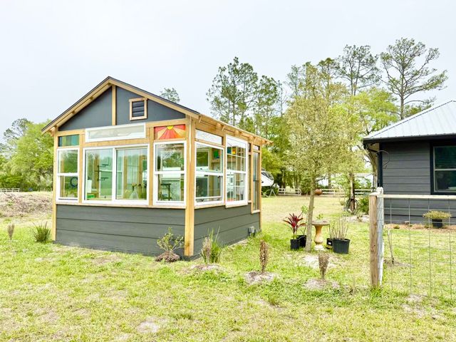 146 Maple Tree Ln, Elkton, FL 32033