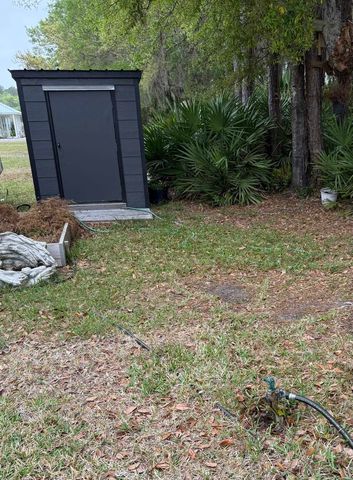 146 Maple Tree Ln, Elkton, FL 32033