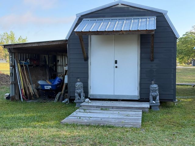 146 Maple Tree Ln, Elkton, FL 32033