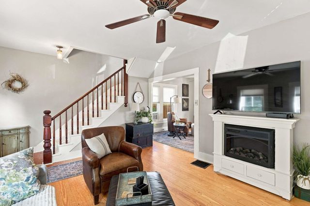 8 Old Coach Road, New Boston, NH 03070