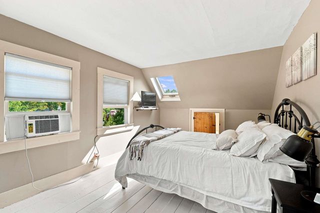 8 Old Coach Road, New Boston, NH 03070