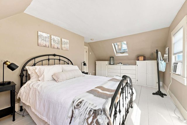 8 Old Coach Road, New Boston, NH 03070