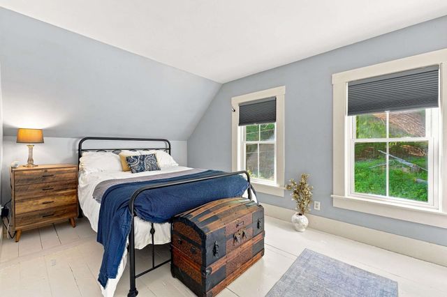 8 Old Coach Road, New Boston, NH 03070