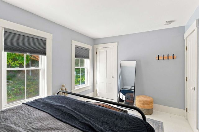 8 Old Coach Road, New Boston, NH 03070