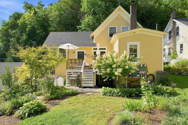 8 Old Coach Road, New Boston, NH 03070