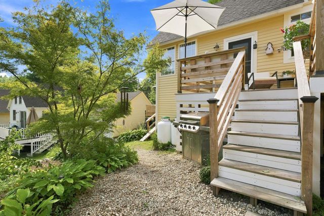 8 Old Coach Road, New Boston, NH 03070