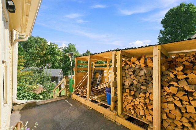 8 Old Coach Road, New Boston, NH 03070