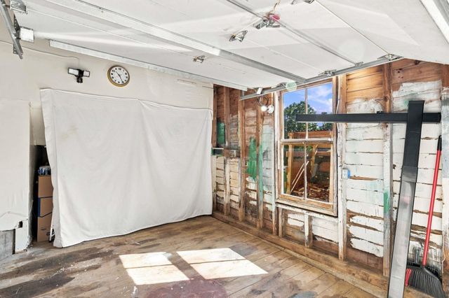 8 Old Coach Road, New Boston, NH 03070