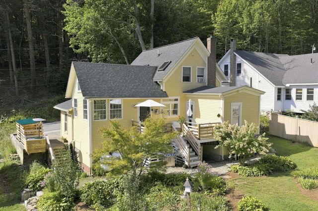 8 Old Coach Road, New Boston, NH 03070
