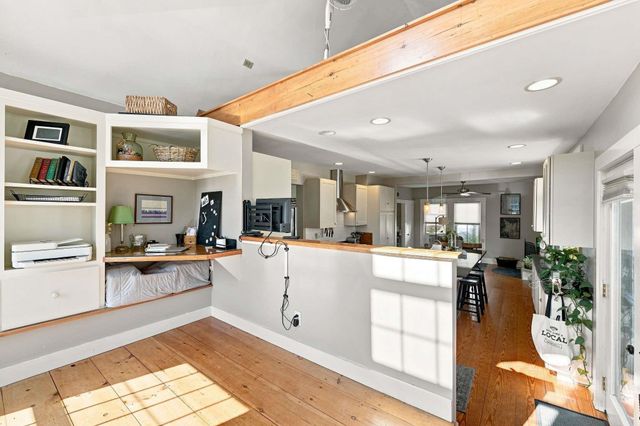 8 Old Coach Road, New Boston, NH 03070