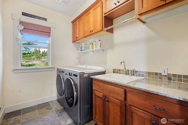 5675 Meadow View Court, Ferndale, WA 98248