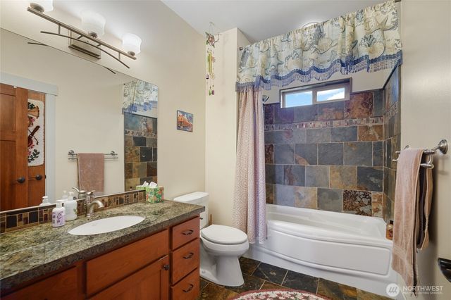 5675 Meadow View Court, Ferndale, WA 98248