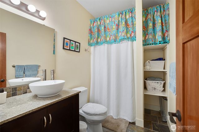 5675 Meadow View Court, Ferndale, WA 98248