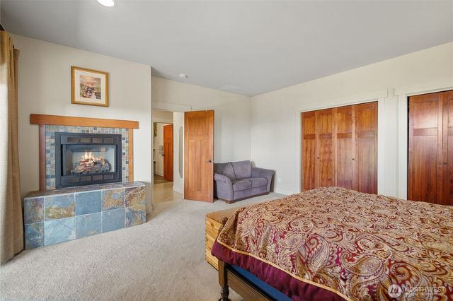 5675 Meadow View Court, Ferndale, WA 98248