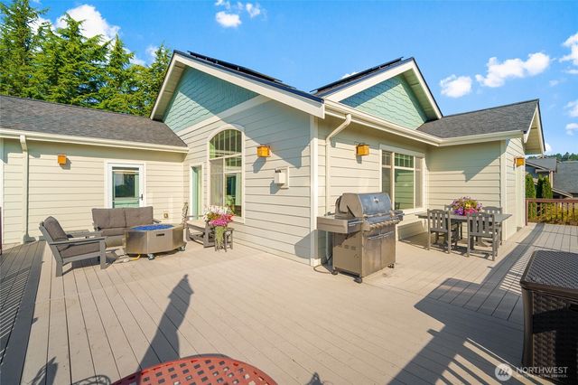 5675 Meadow View Court, Ferndale, WA 98248