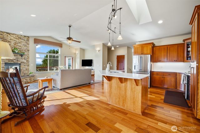 5675 Meadow View Court, Ferndale, WA 98248