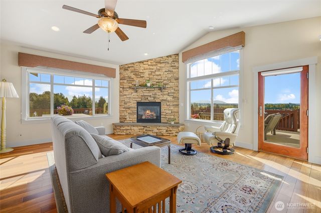 5675 Meadow View Court, Ferndale, WA 98248
