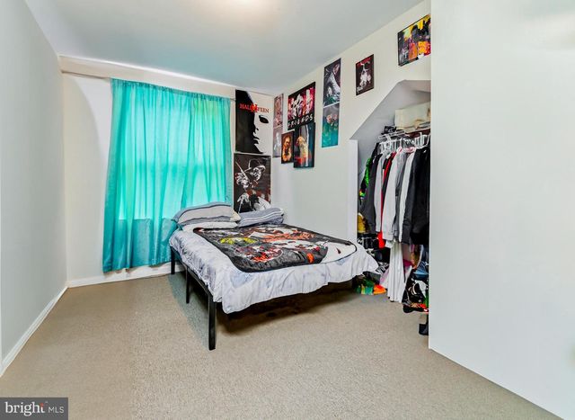 313 WOODBURY LAKE DR, Deptford, NJ 08096