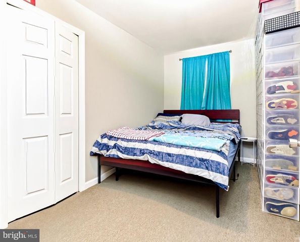 313 WOODBURY LAKE DR, Deptford, NJ 08096