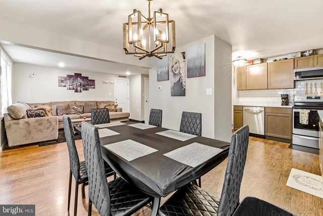 313 WOODBURY LAKE DR, Deptford, NJ 08096