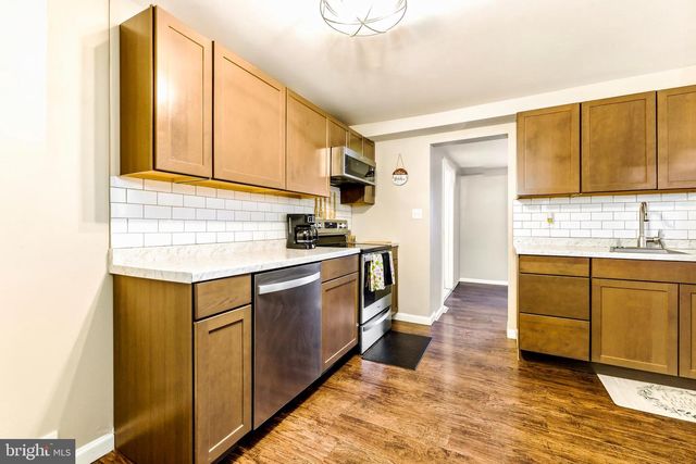 313 WOODBURY LAKE DR, Deptford, NJ 08096