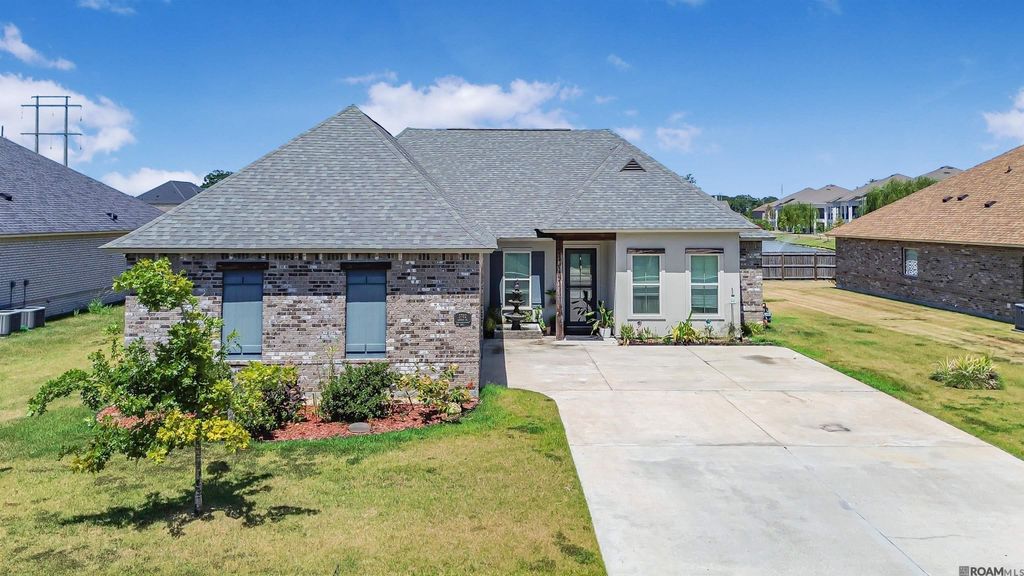 3702 Sandbar Dr, Addis, LA 70710