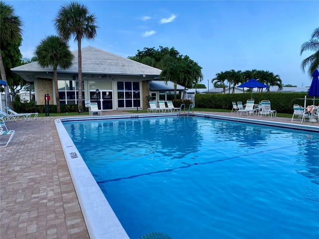 2374 SW 11th Avenue, Boynton Beach, FL 33426