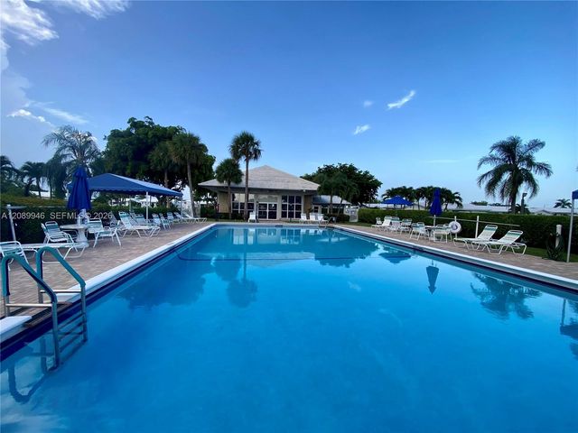 2374 SW 11th Avenue, Boynton Beach, FL 33426