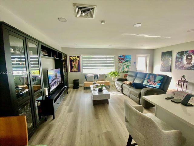 2374 SW 11th Avenue, Boynton Beach, FL 33426