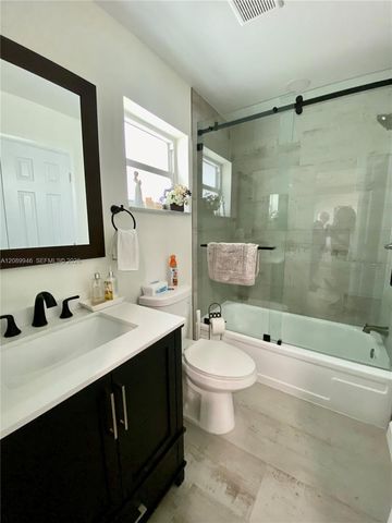 2374 SW 11th Avenue, Boynton Beach, FL 33426