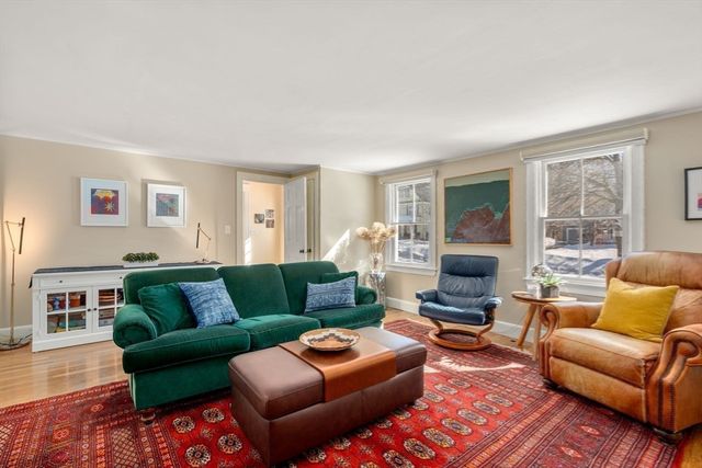 103 Oak St, Reading, MA 01867