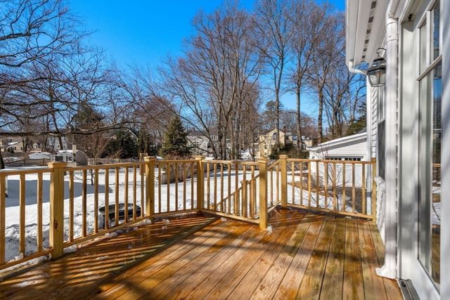 103 Oak St, Reading, MA 01867