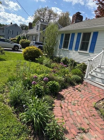 103 Oak St, Reading, MA 01867