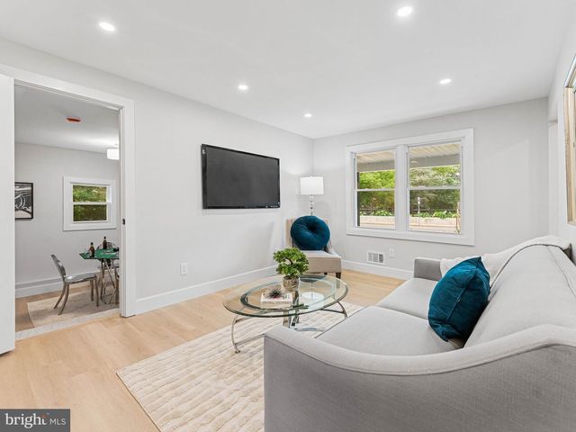 705 KINGS HWY S, Cherry Hill, NJ 08034