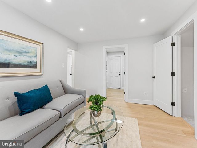 705 KINGS HWY S, Cherry Hill, NJ 08034