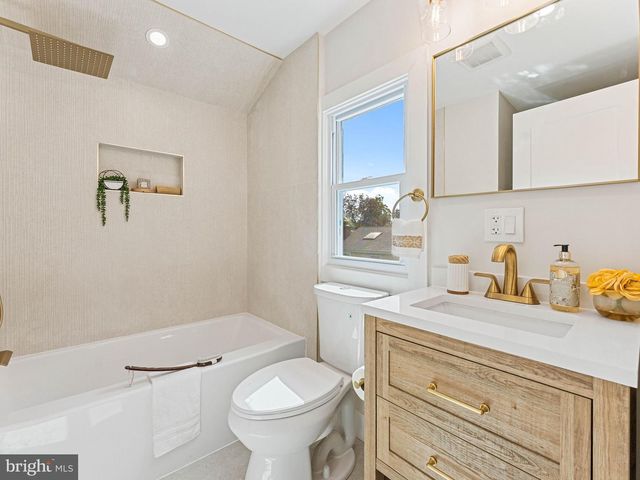 705 KINGS HWY S, Cherry Hill, NJ 08034