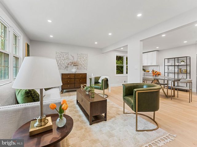 705 KINGS HWY S, Cherry Hill, NJ 08034